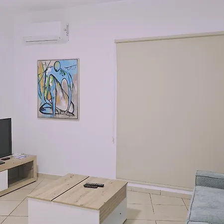 Sunny Honey Apartment *