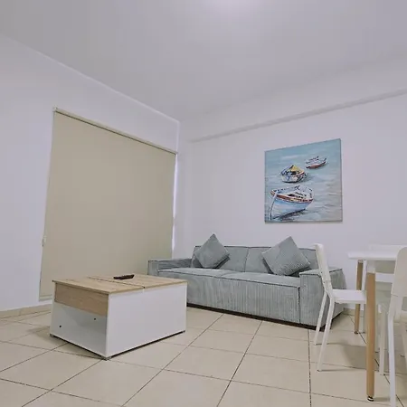 Sunny Honey Apartment
